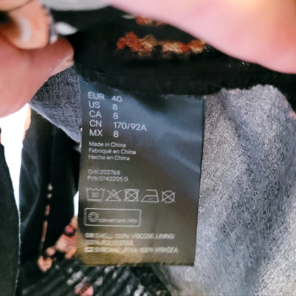 4/$20 🍒 H&M | Floral Crop Top - Picture 8 of 8